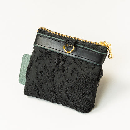 Fleur de Nuit Mini Pouch（フルール・ド・ニュイ ミニ ポーチ）｜黒ジャガード生地とレースを重ねたViiveliaのミニポーチ。小銭やリップなどの小物収納に使えるコンパクトポーチ。