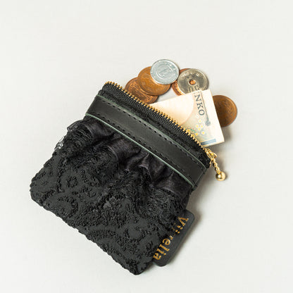 Fleur de Nuit Mini Pouch（フルール・ド・ニュイ ミニ ポーチ）｜黒ジャガード生地とレースを重ねたViiveliaのミニポーチ。小銭やリップなどの小物収納に使えるコンパクトポーチ。