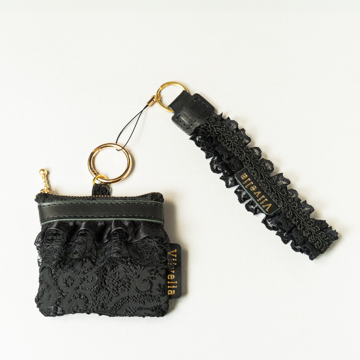 Fleur de Nuit Mini Pouch（フルール・ド・ニュイ ミニ ポーチ）｜黒ジャガード生地とレースを重ねたViiveliaのミニポーチ。小銭やリップなどの小物収納に使えるコンパクトポーチ。