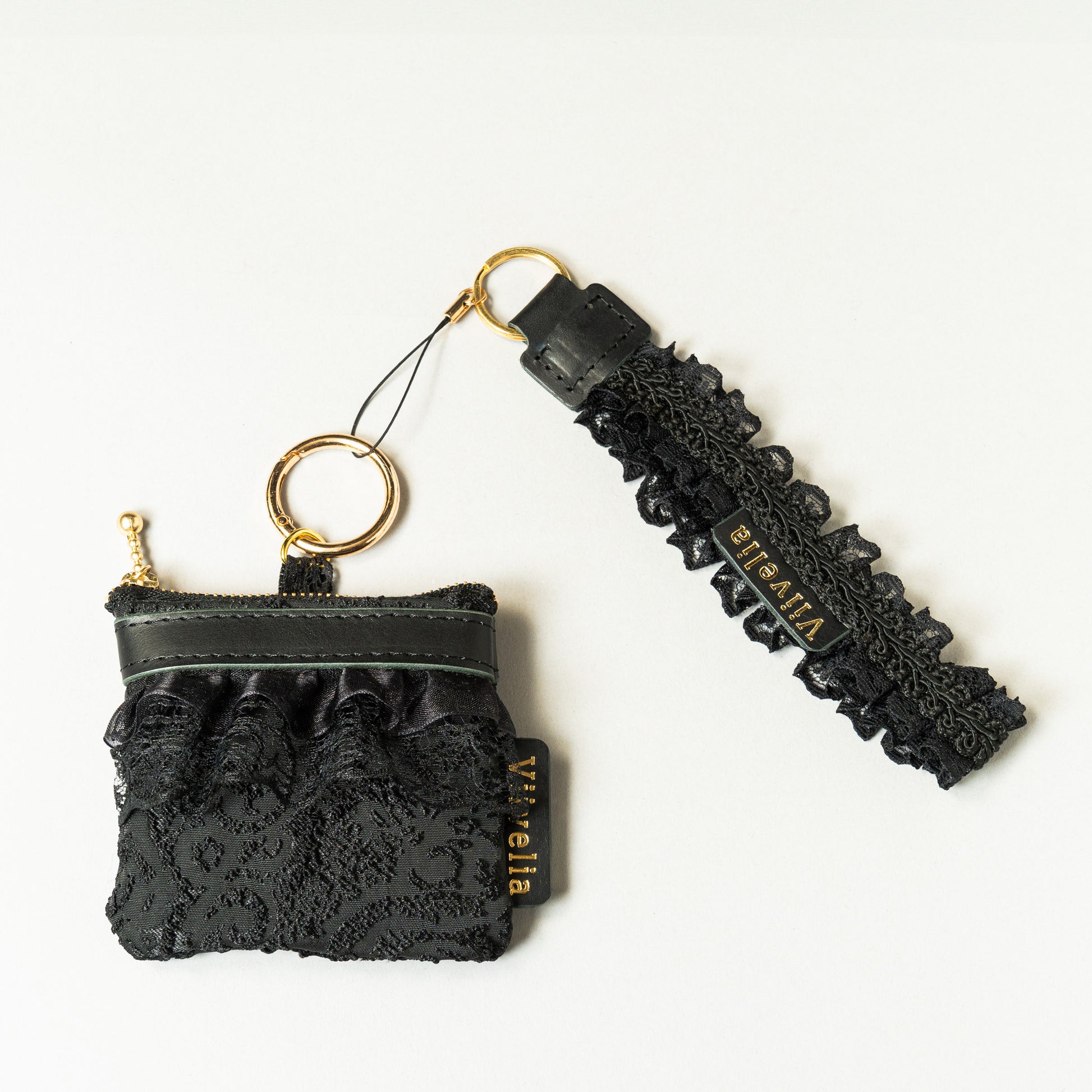 Fleur de Nuit Mini Pouch（フルール・ド・ニュイ ミニ ポーチ）｜黒ジャガード生地とレースを重ねたViiveliaのミニポーチ。小銭やリップなどの小物収納に使えるコンパクトポーチ。