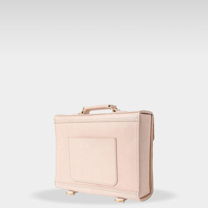 Roavan（ローバン） RASWING（ラスウィング） Horvia（ホルヴィア） 横型バックパック。栃木レザーと倉敷デニムを組み合わせた日本製レザーバッグ。A4サイズ対応で通勤やお出かけに最適。使うほどに艶を増し、革とデニムが育つ横型デザイン。