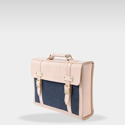 Roavan（ローバン） RASWING（ラスウィング） Horvia（ホルヴィア） 横型バックパック。栃木レザーと倉敷デニムを組み合わせた日本製レザーバッグ。A4サイズ対応で通勤やお出かけに最適。使うほどに艶を増し、革とデニムが育つ横型デザイン。