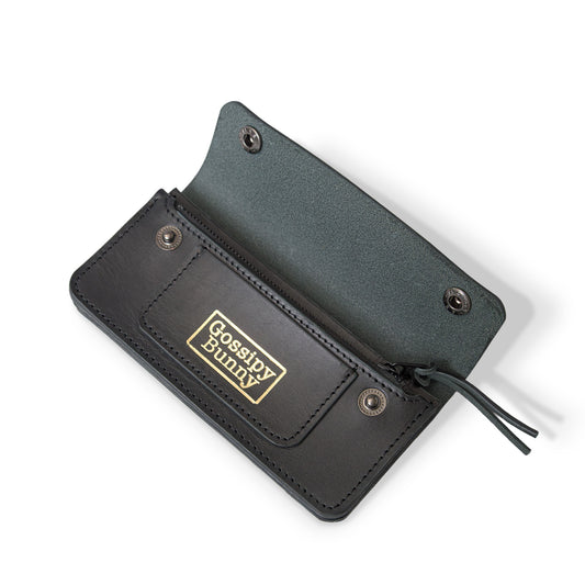 Roavan（ローバン） Gossipy Bunny（ゴシッピーバニー） Sodane（ソダネ） 長財布。国産ブラックレザーを使用し、スリムながら収納力に優れた本革ウォレット。カードやお札を整理しやすく、使うほどに艶が増すエイジングを楽しめる日本製レザーアイテム。