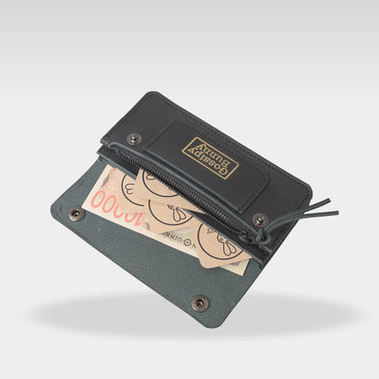 Roavan（ローバン） Gossipy Bunny（ゴシッピーバニー） Sodane（ソダネ） 長財布。国産ブラックレザーを使用し、スリムながら収納力に優れた本革ウォレット。カードやお札を整理しやすく、使うほどに艶が増すエイジングを楽しめる日本製レザーアイテム。