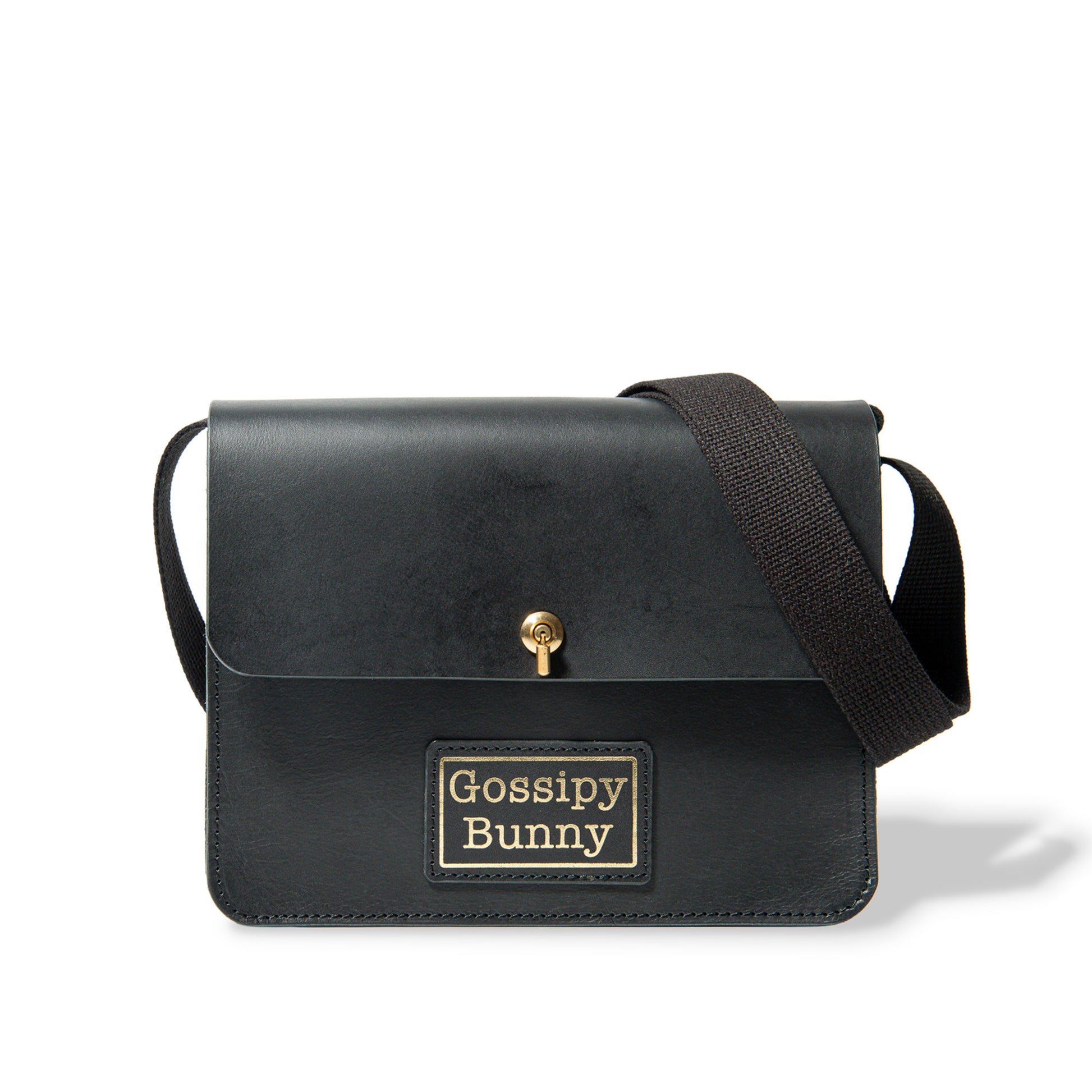 ROAVAN（ローバン）のGossipy Bunny（ゴシッピーバニー）Toy Box Plus（トイボックス プラス）ショルダーバッグ。国産ブラックレザーと真鍮金具を使用した箱型構造で、長財布やiPad mini、A5サイズのノートが収納できる軽量コンパクトなモデルです。